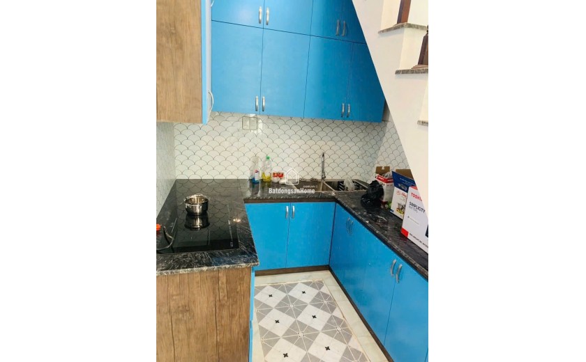 Bán nhà 2 lầu gần biển Hòn Chồng – ô tô 6m – Vĩnh Hải – giá 3,3 tỷ